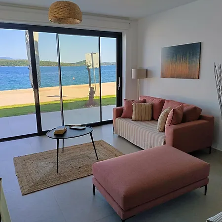 Kalyva By The Sea Lejlighed *