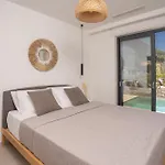 Kalyva By The Sea Apartment *