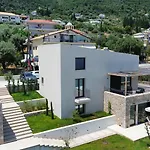 Kalyva By The Sea Apartment