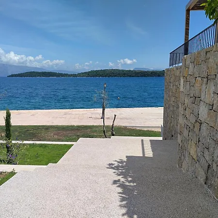 Kalyva By The Sea Apartment *