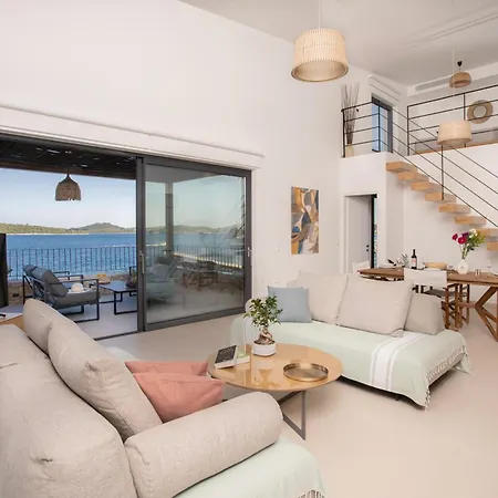 Kalyva By The Sea ニドリ