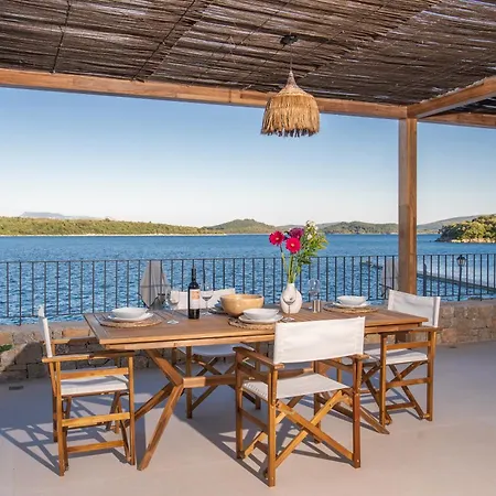 Kalyva By The Sea Apartment *