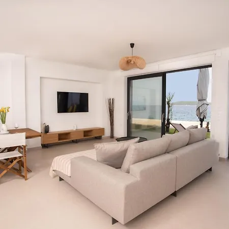 アパート Kalyva By The Sea