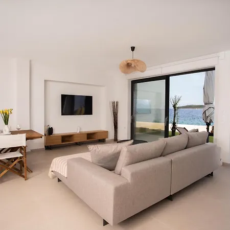 Apartment Kalyva By The Sea *
