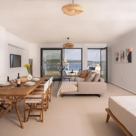 Kalyva By The Sea Apartment *
