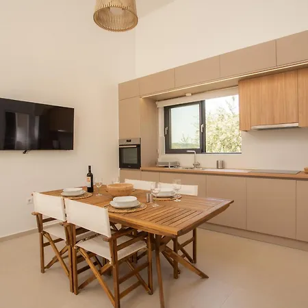 Kalyva By The Sea Apartment *