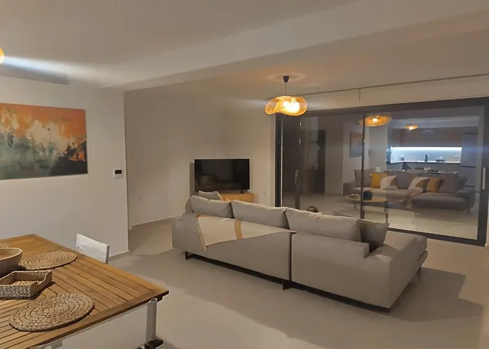 Lägenhet Kalyva By The Sea