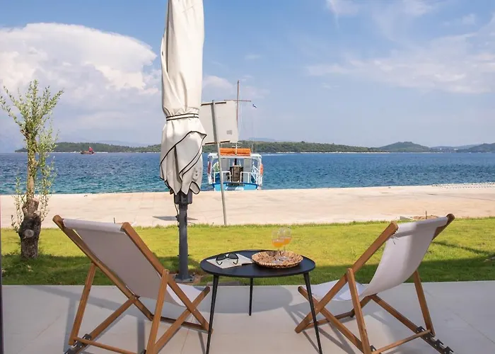 Kalyva By The Sea Lägenhet *